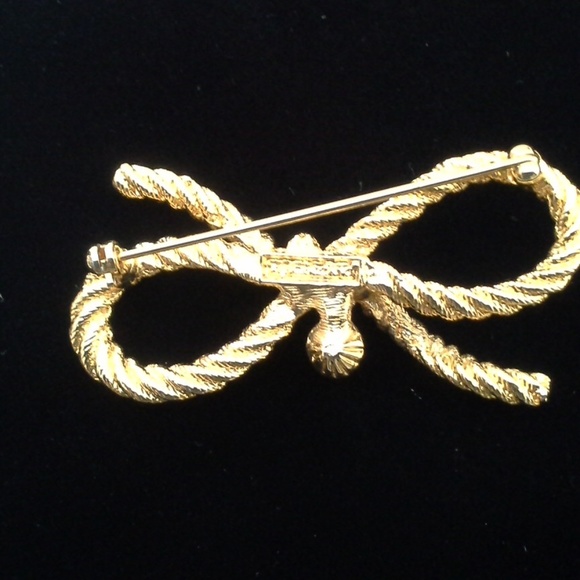 ||SOLD|| RJ Graziano Crystal Rhinestone Bow Pin - Picture 3 of 3